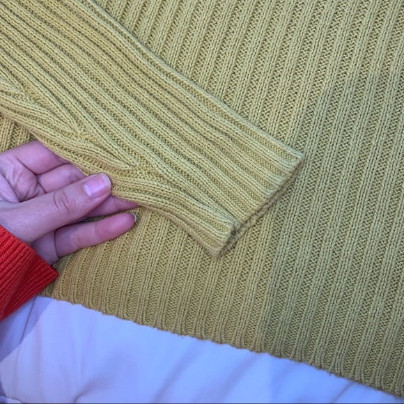 Forever 21 Yellow Turtle Neck Crop Top Size Medium - Picture 5 of 7